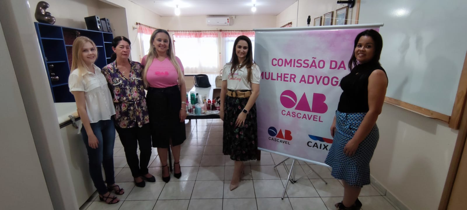 OAB Cascavel entrega donativos da campanha Autoestima Solidária
